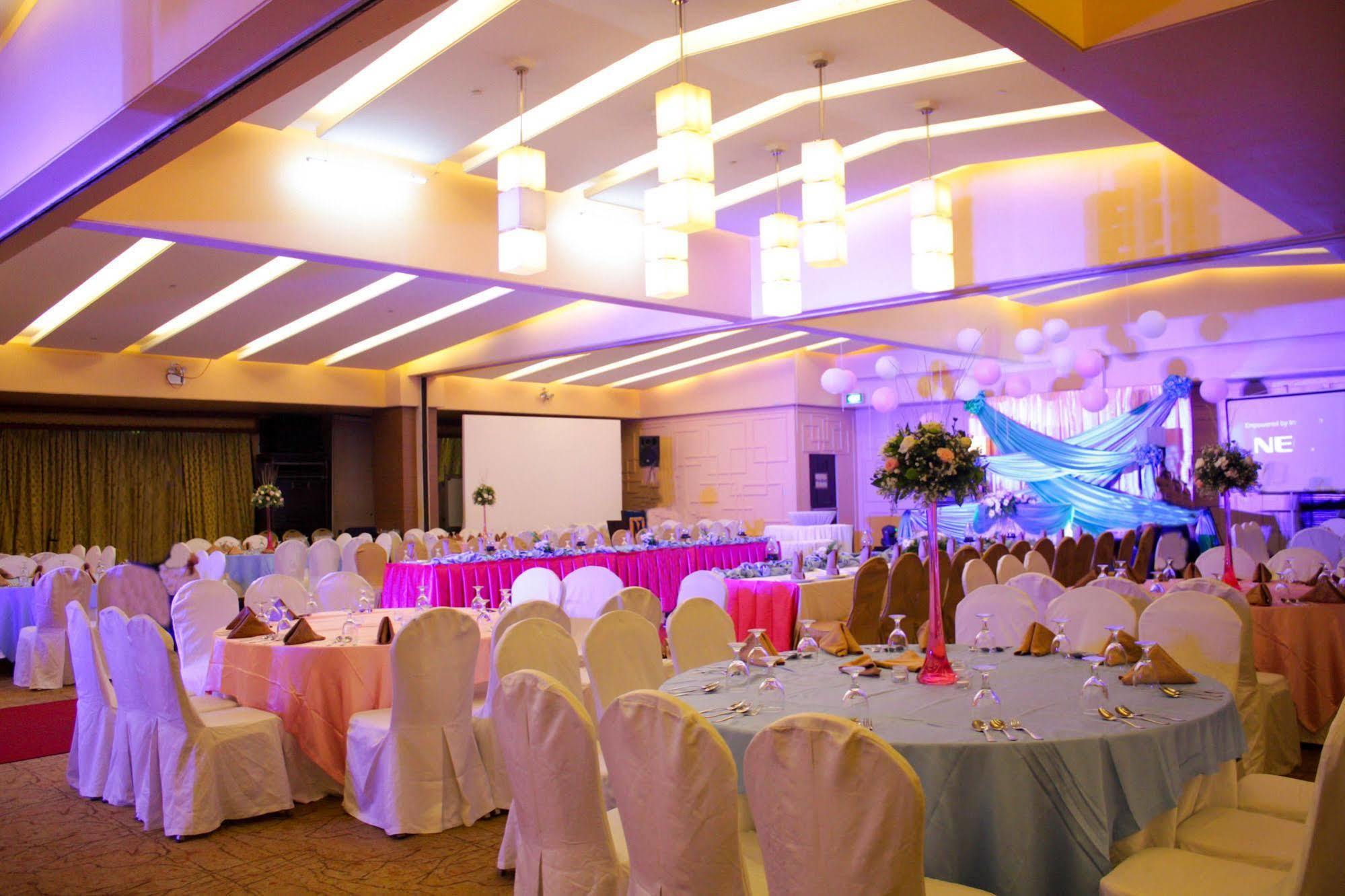 Manila Grand Opera Hotel Eksteriør billede